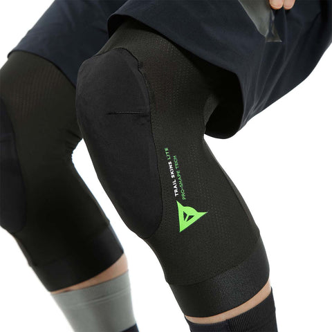 TRAIL SKINS LITE KNEE GUARDS